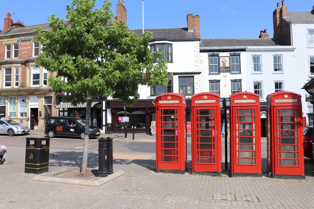 Cabine telefoniche rosse